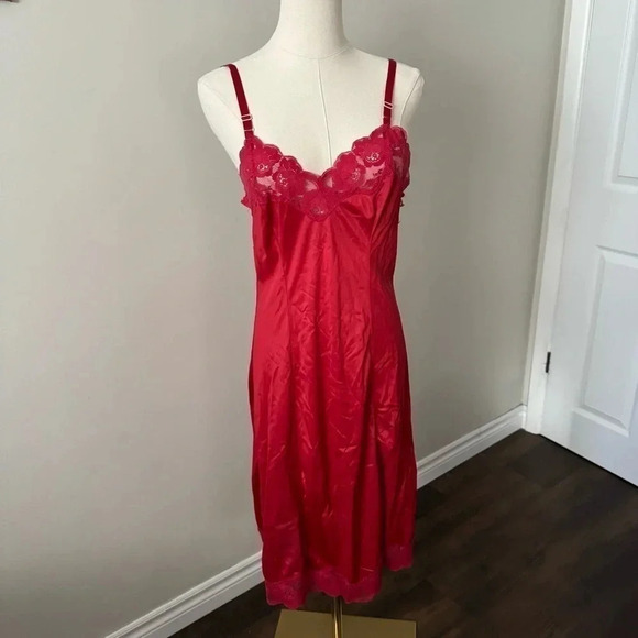Vintage red nylon and lace  slip dress M - Picture 2 of 6